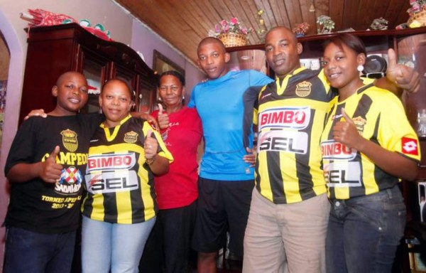 Papá de 'Buba” López: 'Me conmoví cuando paró el penal”