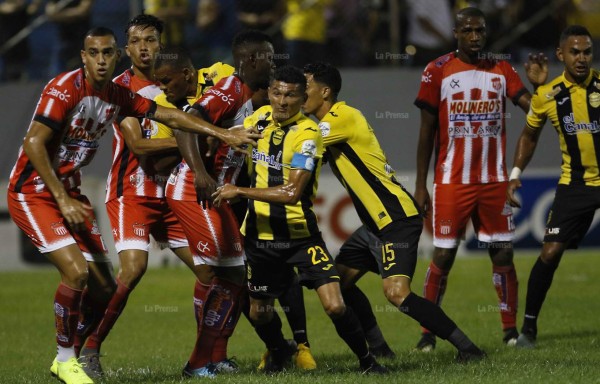 Real España vence al Vida y asume el liderato del torneo en Honduras