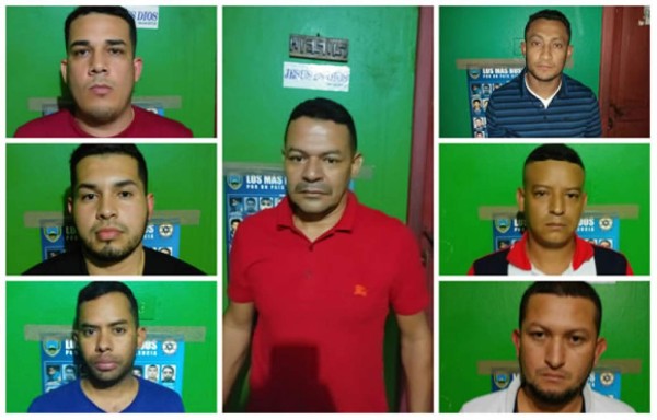 Envían a Tegucigalpa a los siete capturados con dinero y armas en La Ceiba