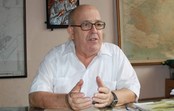 'Vivo sin un centavo, lo que me dan lo entrego a otros”