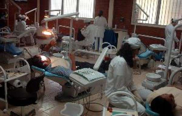 Odontología sin espacio para los nuevos alumnos