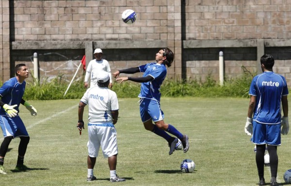 El Salvador apunta los cañones contra Honduras