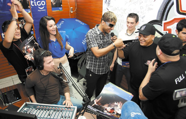 Cuatro mil cantaron con Makano