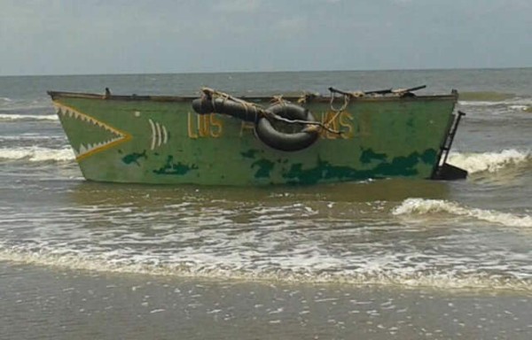 Llegan a barra de Chamelecón, en Bajamar, 33 balseros cubanos