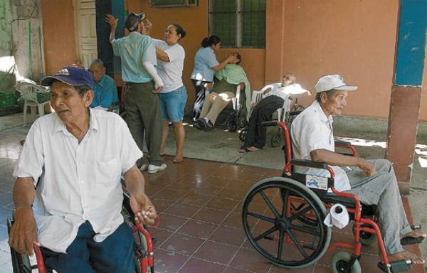 7 años tiene abuelo de no recibir visita de familiares