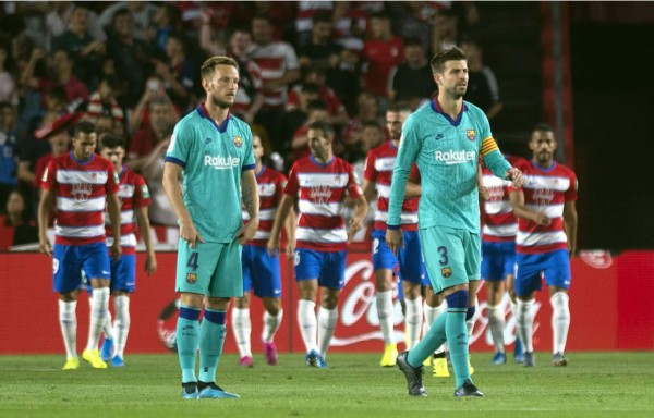 Barcelona sufre dura derrota ante Granada en regreso de Messi en la Liga Española