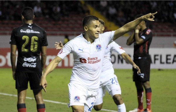 Olimpia salva el honor hondureño ante Alajuelense y clasifica en la Concacaf League