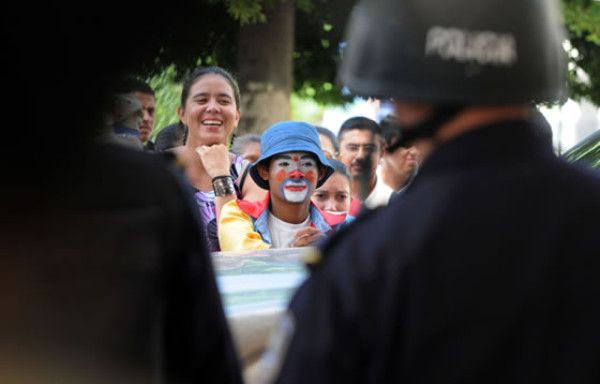 Honduras: Maestros rechazan suspenso de mejora salarial