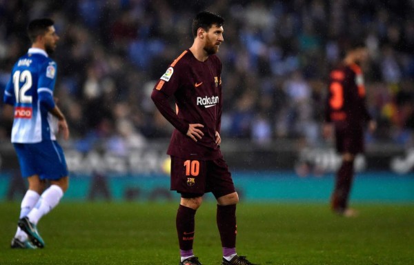 ¡Villano! Messi falló un penal en la derrota ante Espanyol