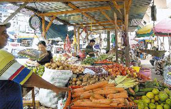 Analizan congelar precios de la canasta