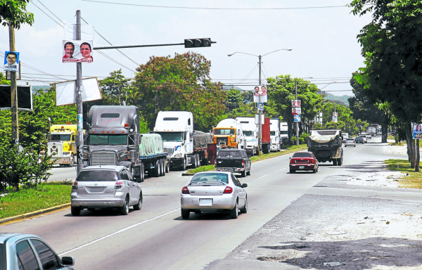 Conductores identifican 17 puntos críticos en bulevares de San Pedro Sula