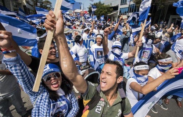 Miles de nicaragüenses marchan en Costa Rica para pedir libertad de su pueblo