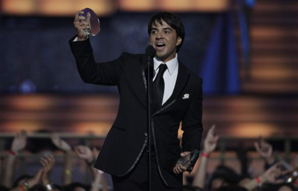 Aventura destrona con 9 premios a Tito El bambino