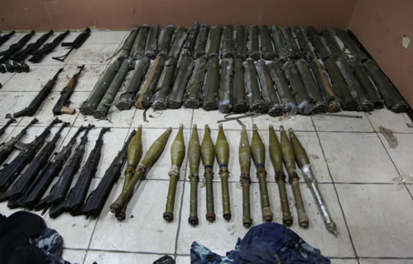 Hallan cocaína, armas y municiones en bodega