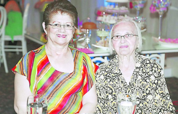 Noche en rosa por la futura heredera