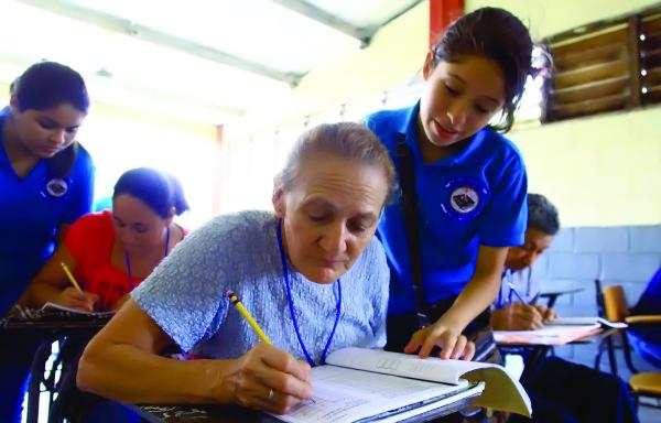 Un 6% de sampedranos mayores de 15 años no saben leer ni escribir