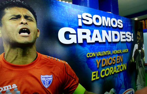 La Bicolor se inspira en el aztecazo para vencer a Costa Rica