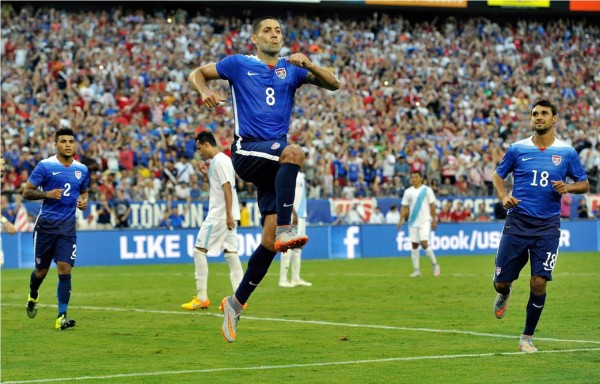 Estados Unidos golea a Guatemala con la mente en Honduras