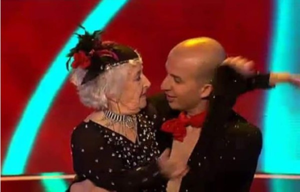 Video: Abuela de 80 años emociona al jurado de 'Britain's got talent'