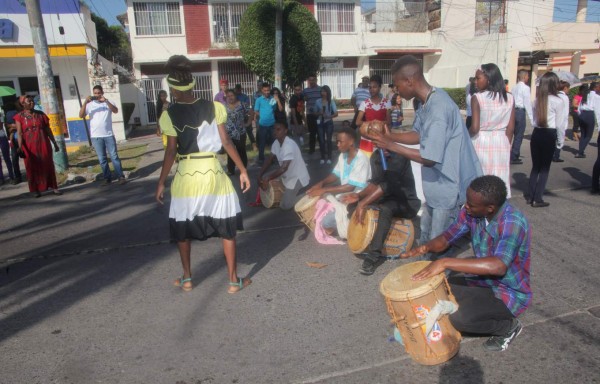 Ceibeños pusieron ritmo a la fiesta cívica