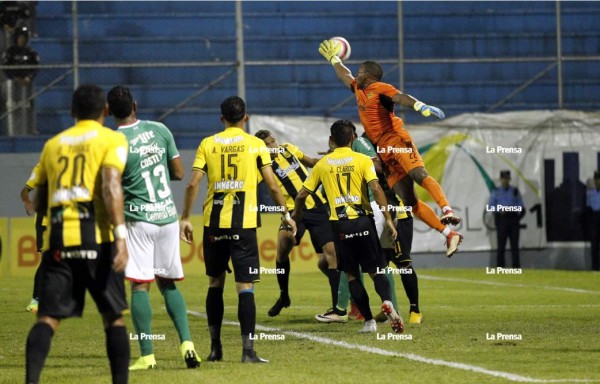 'Buba' López evitó la derrota del Real España contra Marathón en el clásico sampedrano