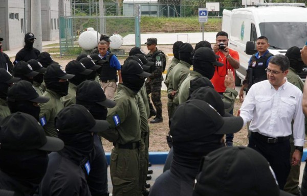 Con 240 hombres inicia Fuerza Nacional de Control de Centros Penales