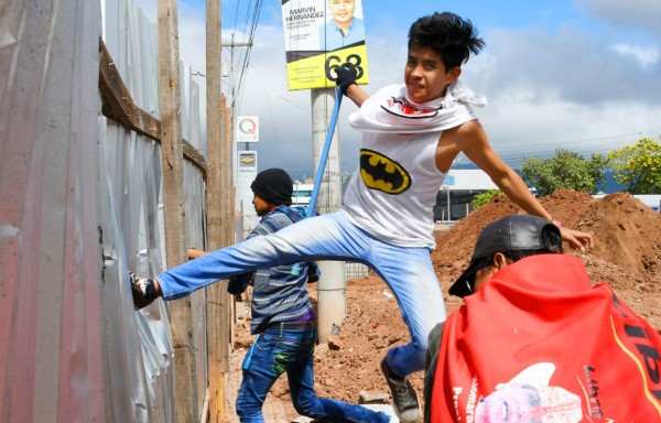Vandalismo y caos en protestas de la Alianza
