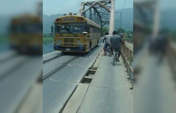 Hoy cierran paso por el puente de Baracoa para su reparación