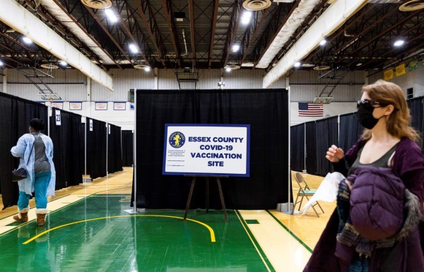 Nueva Jersey levanta obligación de portar mascarillas en interiores