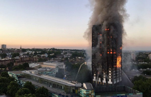 Al menos 30 heridos en incendio de edificio en Londres