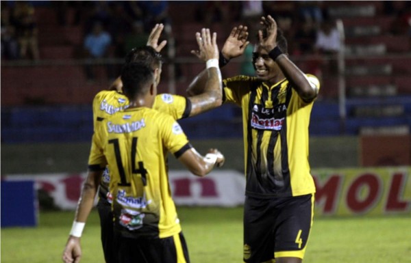 Real España hunde al Vida y regresa al subliderato