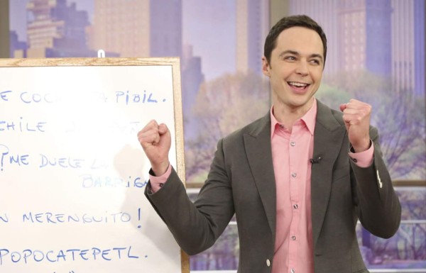 Jim Parsons se lució hablando español