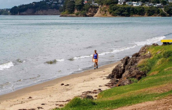 Nueva Zelanda ordena el retorno de evacuados tras rebajar alerta de tsunami