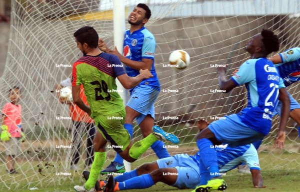 ¡Partidazo! Real de Minas y Motagua empatan 4-4 en juego de locos