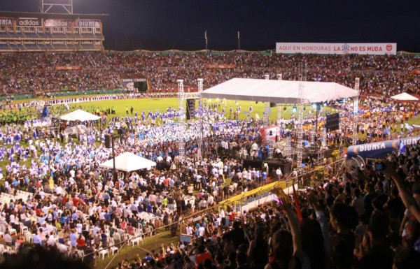 Mujer hondureña: centro de Una Nación, Un Día