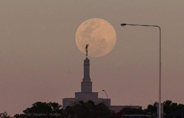 Fotos: la superluna encanta a los amantes de la astronomía