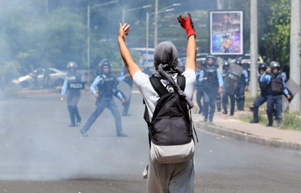 Embajada de EEUU insta a hondureños al diálogo y cese la violencia