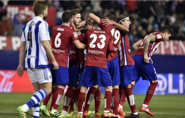 El Atlético golea a la Real Sociedad y presiona al Barcelona
