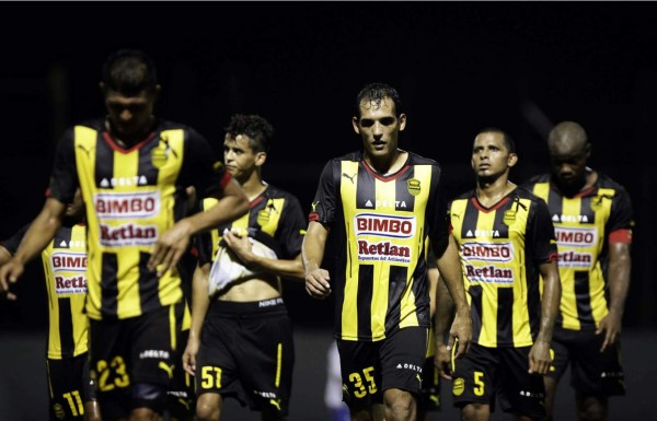 El Real España contrará de 4 a 6 jugadores