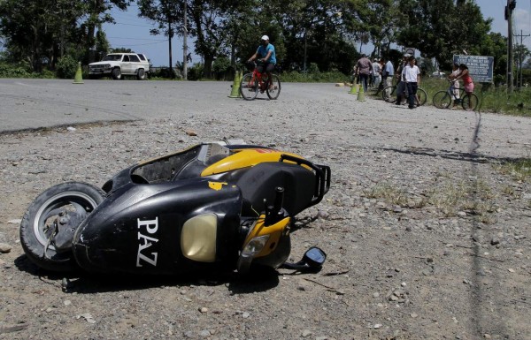 Desde carro en marcha matan a motociclista en La Ceiba