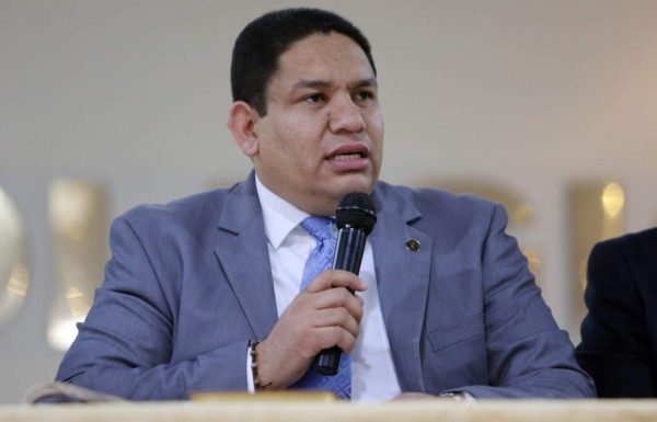 Hay varios candidatos para el TSC con experiencia de hasta 30 años