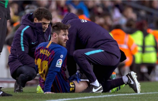 ¡Alarma en el Barça! Messi es duda para el clásico contra Real Madrid en Copa del Rey