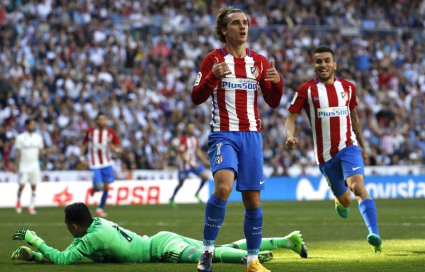 El Atlético le robó el triunfo al Real Madrid y aprieta la Liga