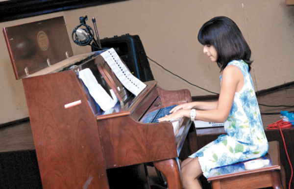 Velada navideña de la Escuela Metropolitana