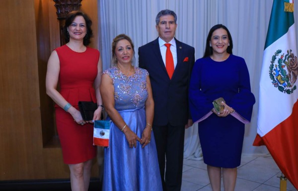México celebra su grito de dolores