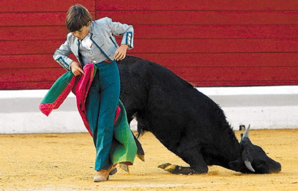 'Michelito” torea con la polémica