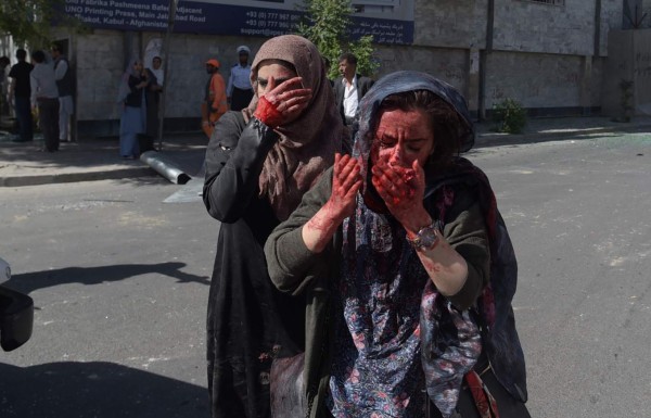 Al menos 90 muertos y más de 300 heridos por atentado en Kabul