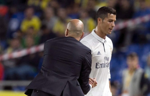 ¡Polémica! Cristiano Ronaldo lanzó insultos en su enfado con Zidane por sustituirlo