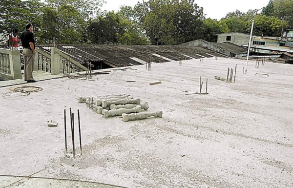 Otra vez a las calles a exigir construcción de aulas