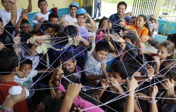 Retorna la alegría a más de 300 niños migrantes